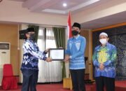 DPRD Serahkan Bantuan 45 Motor Roda Tiga