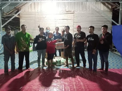 15 Kalteng 2 Penyerahan bansos pasukan merah palangkaraya