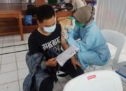 Kejar Target Vaksinasi Agar Keluar Dari Level IV