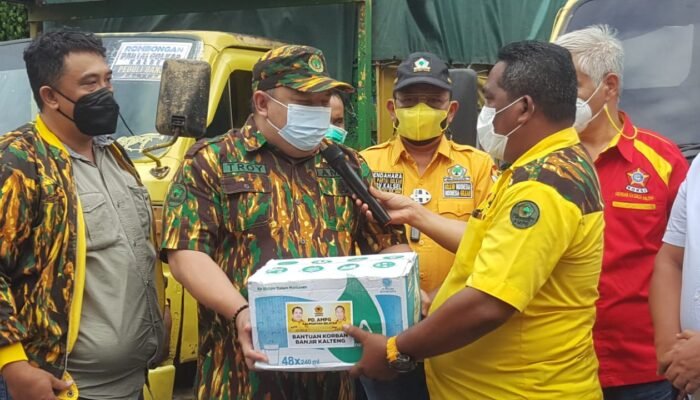 Keluarga Besar Partai Golkar Kalsel Peduli Bencana Banjir di Kalteng
