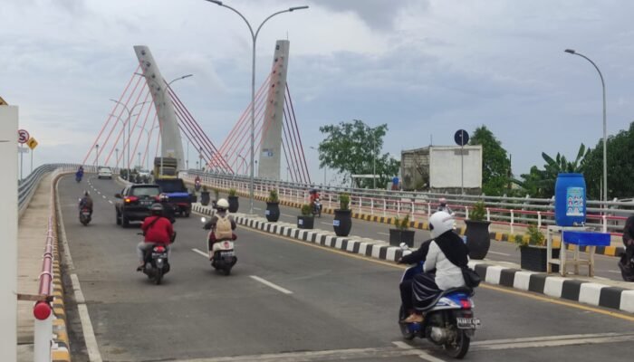 Rugi Terus, Pengusaha Truk Minta Izin Melintasi Jembatan Sei Alalak