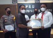 DPRD Beri Penghargaan Tim Macan Bamega Polres Kotabaru