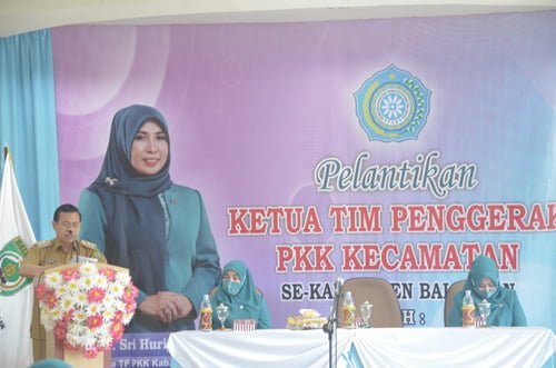 Ketua TP PKK Kecamatan se Kabupaten Balangan Dilantik 2 hal 2 Bal 2 3 klm 1