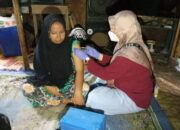 Warga Mendapatkan Pelayanan Vaksin Langsung di rumah