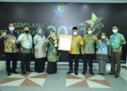 Bupati HSU Terima Penghargaan dari Perpustakaan Nasional