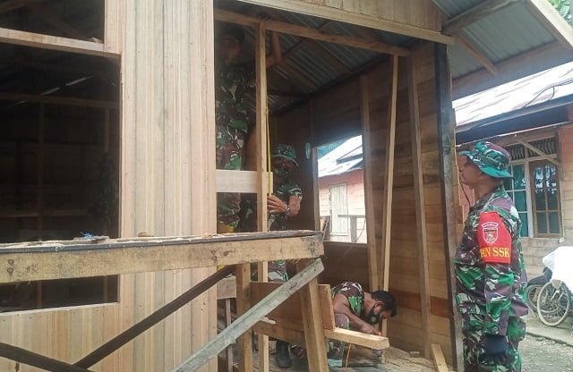 pengecekan pembangunan rumah