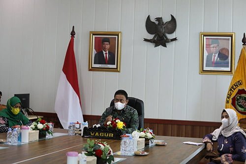 15 Kalteng 1 Wakil Gubernur Kalteng H Edy Pratowo menghadiri secara virtual launching pendapat