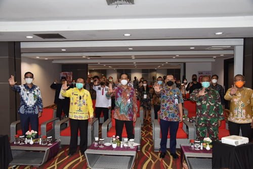 15 Kalteng HL Pembukaan sekolah intensif pemuda dan LSM