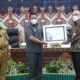 15 Kalteng HL Wakil Gubernur Kalteng H EDy Pratowo saat menerima penghargan BKN Award