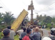 Kembali Truk Terjun ke Sungai Jembatan Sungai Rangas 11 Kembali Truk Terjun ke Sungai Jembatan Sungai Rangas