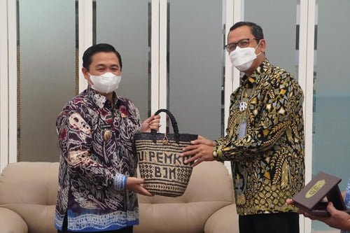 Walikota Ibnu Sina Terima Kunjungan Kepala Kantor Kesyahbandaran 1 Hal 9 3 KLm Kontrak Dua 10