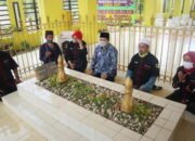 Walikota H Ibnu Sina Berdoa dan Tabur Bunga di Makam Pangeran Antasari