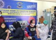 Nakes Lanal Banjarmasin Gencarkan Operasi Servak Maritim kepada Warga Pesisir