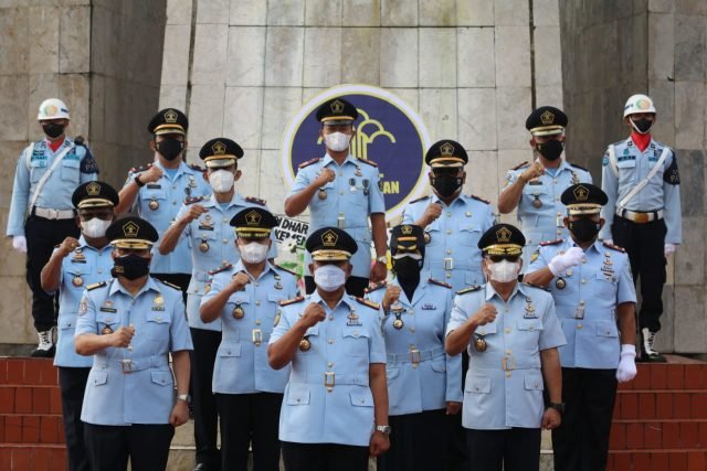 Hari Dharma Karya Dhika, Jajaran Kemenkumham Kalsel Gelar Upacara Tabur Bunga di TMP Bumi Kencana 1 IMG 20211026 WA0036 scaled