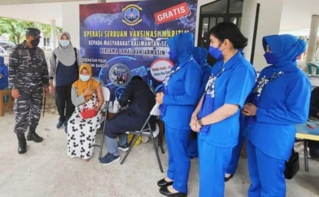 TNI AL - Lanal Banjarmasin Kebut Serbuan Vaksinasi Maritim Di Desa Guntung Manggis 1 IMG 20211030 WA0094 scaled