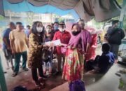 Wakil Rakyat Fraksi PDIP Ini Bantu Wanita Lansia dan Korban Kebakaran 35 Wakil Rakyat Fraksi PDIP Ini Bantu Wanita Lansia dan Korban Kebakaran