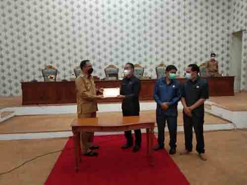 Wabup Sunardi Sampaikan 10 Raperda Ke DPRD Katingan. 1 katingan