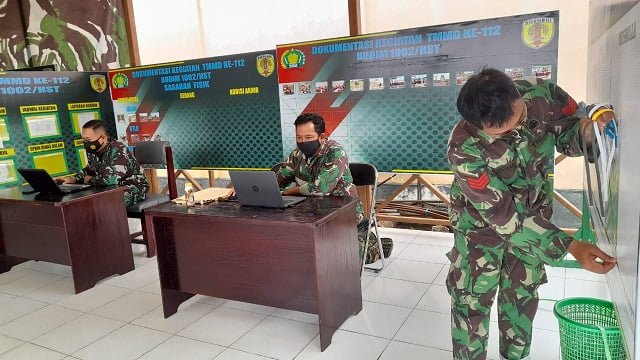 Pos Kotis TMMD Kodim HST Sebagai Pusat Informasi dan Pelaporan 1 pos komando taktis