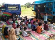 Dansatgas TMMD Ke-112 Kodim HST: Membaca Dapat Meningkatkan Kemampuan Otak Anak 15 Dansatgas TMMD Ke-112 Kodim HST: Membaca Dapat Meningkatkan Kemampuan Otak Anak