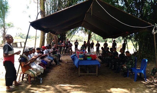 HUT TNI Ke-76, Anggota Satgas TMMD Kodim 1002/HST Dapat Kejutan Dari Warga Rantau Keminting 1 syukuran HUT TNI