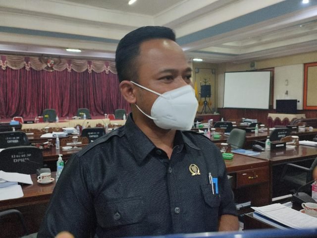 15 Bartim Ketua DPRD Bartim Nursilistio scaled
