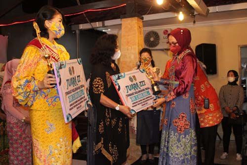 15 Kalteng 3 Bunda Paud provinsi Kalteng Ivo Sugianto Sabran