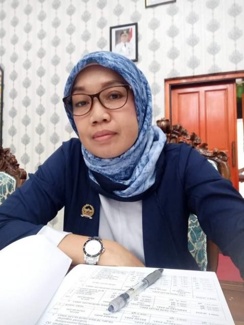 15 katingan Anggota DPRD Katingan Wiwik A scaled