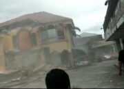 Rumah Mewah Senilai Rp 3 Miliar Ambruk 17 Rumah Mewah Senilai Rp 3 Miliar Ambruk