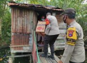 Kapolsekta Banjarmasin Selatan Menyerahkan Bantuan 13 Kapolsekta Banjarmasin Selatan Menyerahkan Bantuan