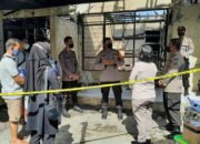 Relawan Bersama Anggota Bersihkan Puing Aspol Terbakar 25 Relawan Bersama Anggota Bersihkan Puing Aspol Terbakar