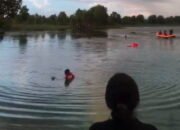 Asyik Main di Danau Seran, Rizky Tenggelam 31 Asyik Main di Danau Seran, Rizky Tenggelam