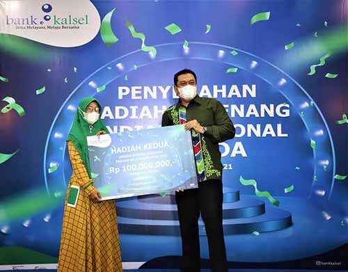 Nasabah Bank Kalsel Raih Hadiah Undian Simpeda Nasional 1 8 3klm hadiah