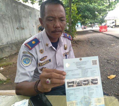 Ditemukan KIR Palsu, UPT PPKB Laporkan Ke Balai Transportasi Darat Kalsel 1 Hal 10 2 Klm KIR Palsu
