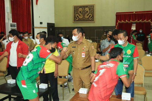 Launching Tim Sepakbola Persebaru 1 Hal 10 3 KLm BJB Dua