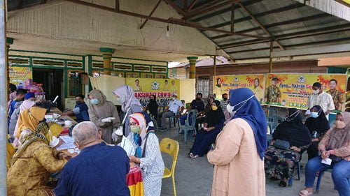 Masyarakat HSS Antusias Ikut Vaksinasi Berhadiah dari Golkar 1 hal 12 HSS 1 3 klm 5