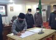 Pemkab dan DPRD Tapin Ranperda APBD Tahun 2022 Menjadi Perda