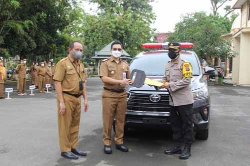 Apel Gabungan Bupati HST Serahkan SAKIP ke 10 SOPD Tebaik 2 hal 2 HST 2 3 klm