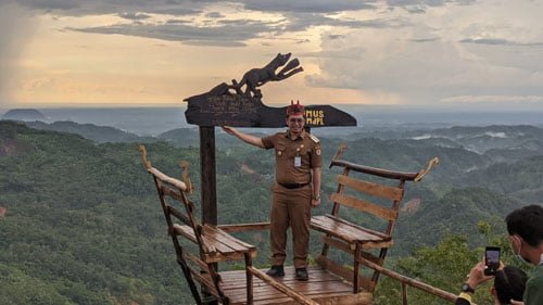 Wisata Daulat Pangan Kearifan Lokal dan Pertanian, Bupati HST Deklarasikan Puncak Titian Musang 1 hal 2 HST 4 klm