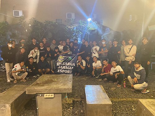 13 3klm tim esport jpg