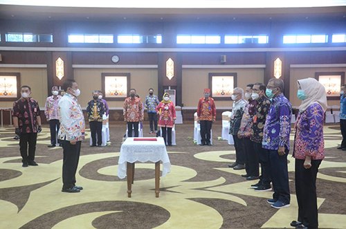 15 Kalteng 2 Acara serah terima jabatan