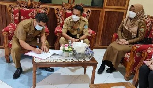 15 Kalteng HL Penandatanganan serah terima infrastruktur jalanh