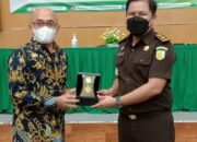 Penkum Kejati Kalsel Suluh “Binmatkum” ke Mahasiswa FK ULM 18 Penkum Kejati Kalsel Suluh “Binmatkum” ke Mahasiswa FK ULM