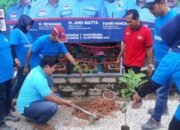 Kasi Perubahan Lingkungan Partai Gelora Tanam Pohon