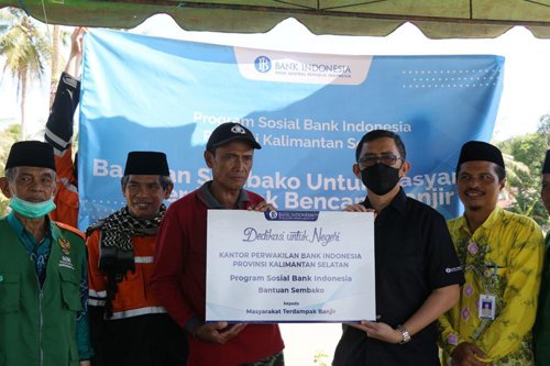 BI Bantu Sembako Masyarakat Terdampak Banjir 1 Hal 10 3 KLm BI