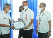 Sekda Banjarbaru Said Abdullah Serahkan Penghargaan PBB-P2