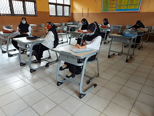 Hal 10 3 Klm Guru Honor