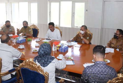 Hal 16 4 KLm Martapura Terima Audiensi