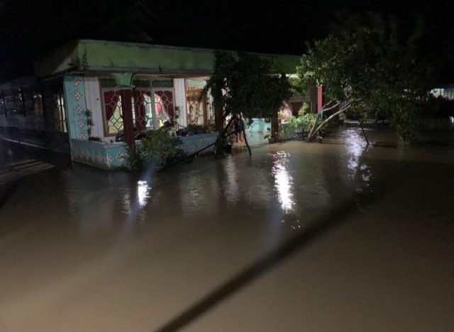 Pasang Air Laut Kembali Rendam Beberapa Daerah Pantai Tanah Laut 1 IMG 20211205 WA0049 scaled
