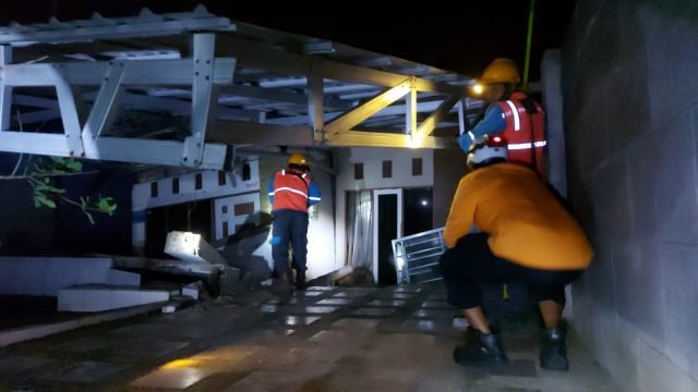 Rumah Ambruk di Melati Indah Gegerkan Warga 1 IMG 20211214 WA0069 scaled