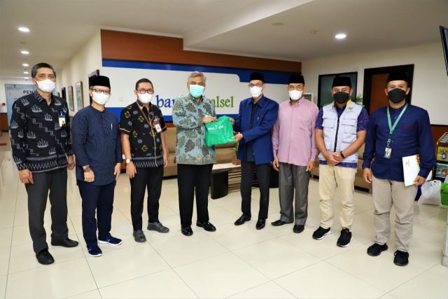 CSR Bersama UPZ Bank Kalsel Serahkan Bantuan Korban Banjir Aluh- Aluh 1 IMG 20211215 WA0026 1 scaled